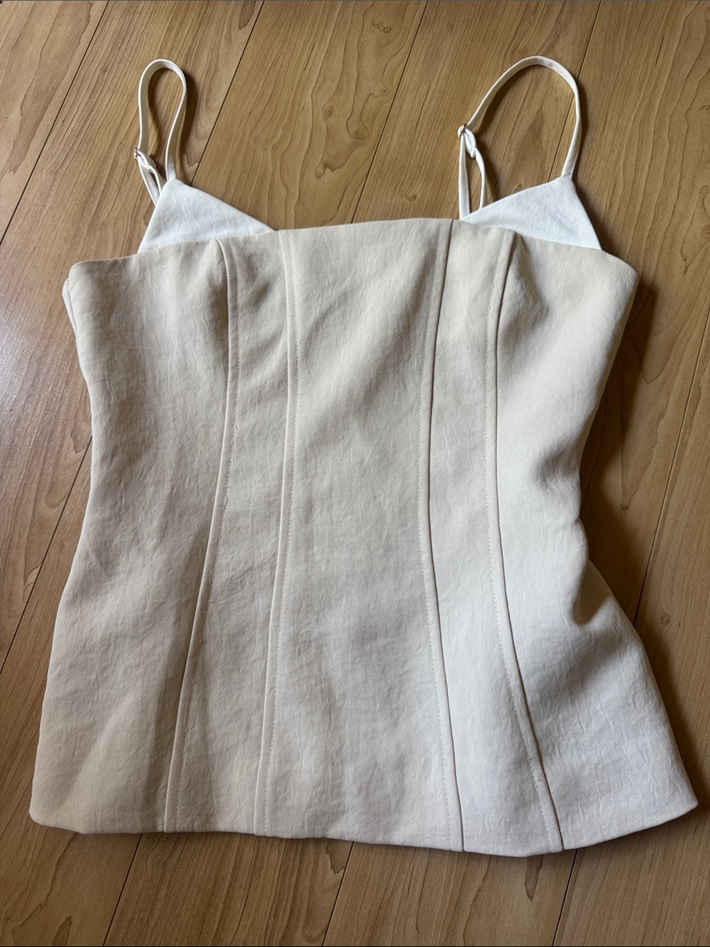 KOOKAÏ Women's White and Cream Crop-top